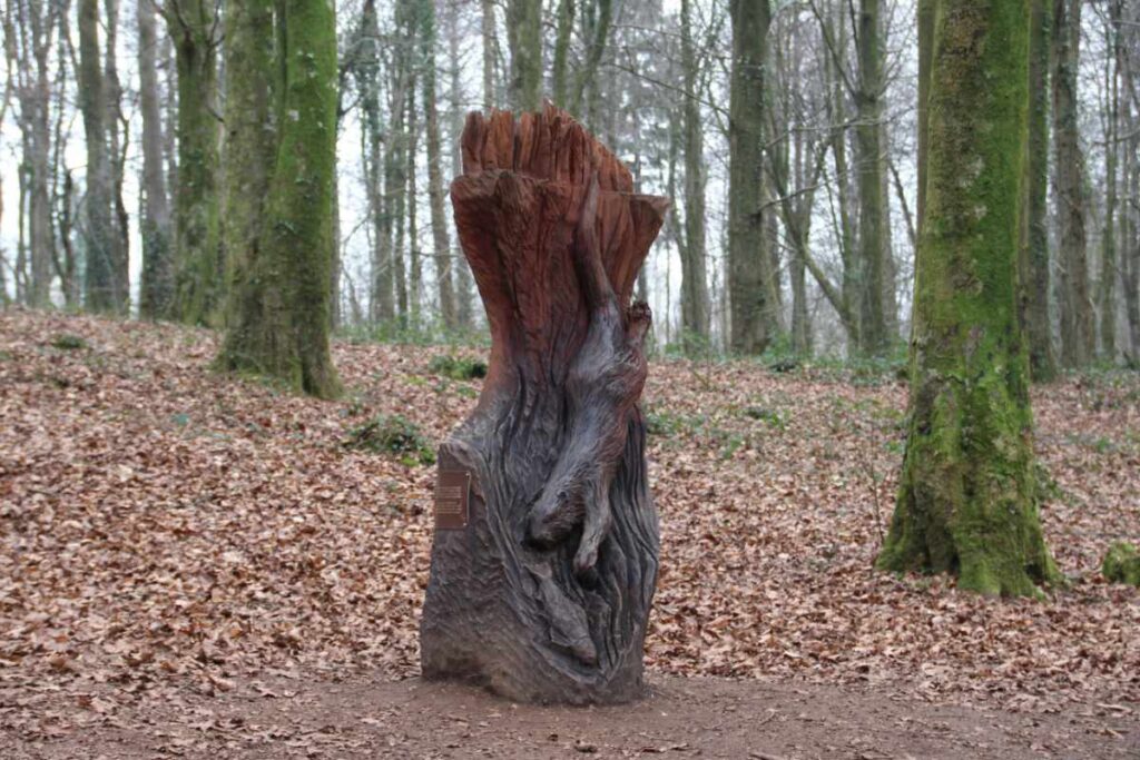 Wooden sculpture of otter