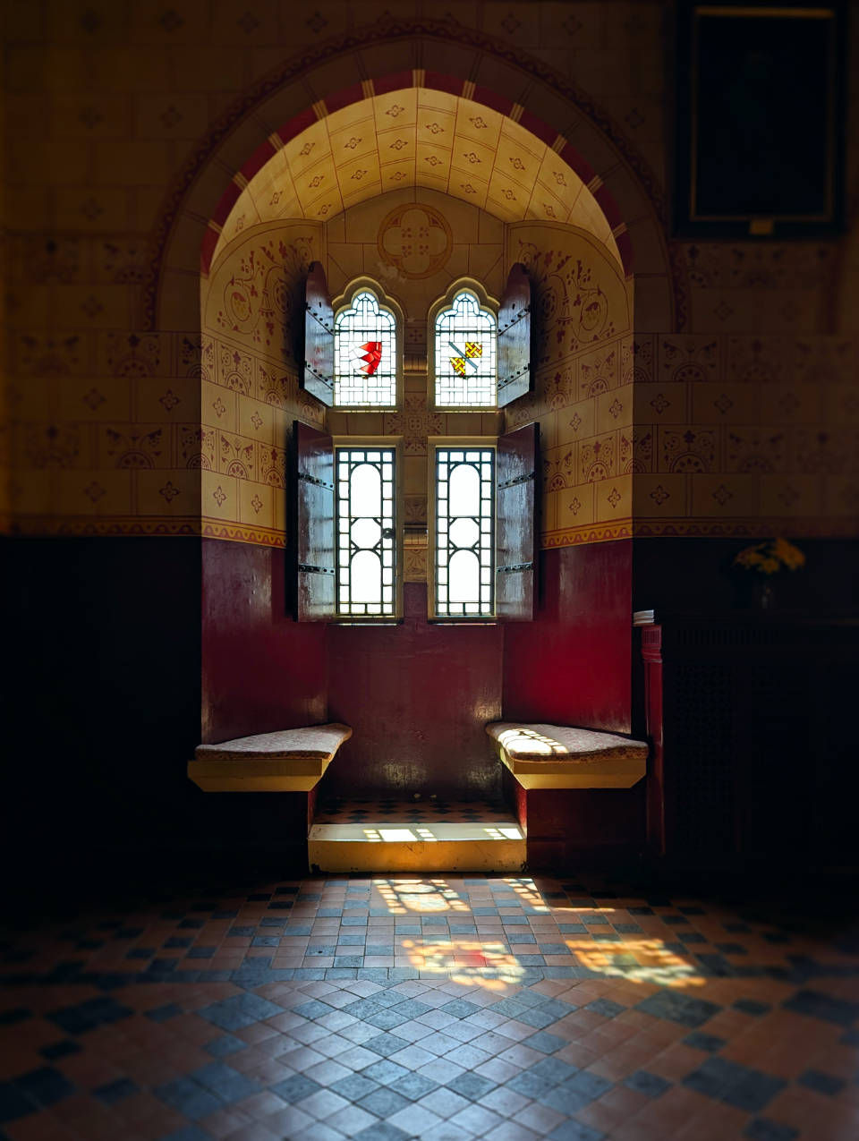 Light shining through a window in the Banqueting Hall.